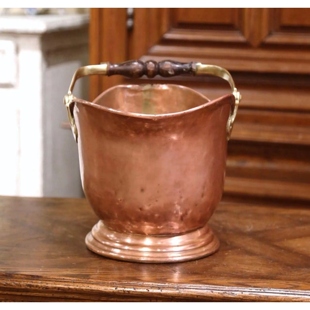 Late 19th Century 19th Century English Victorian Copper and Brass Coal Bucket For Sale - Image 5 of 10