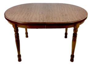 1970s Vintage Farmhouse Traditional Oval Oak Dining Table