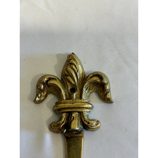 Vintage Solid Brass Fleur-De-Lis Wall Hook | French Country Decorative Hardware For Sale In Oklahoma City - Image 6 of 8
