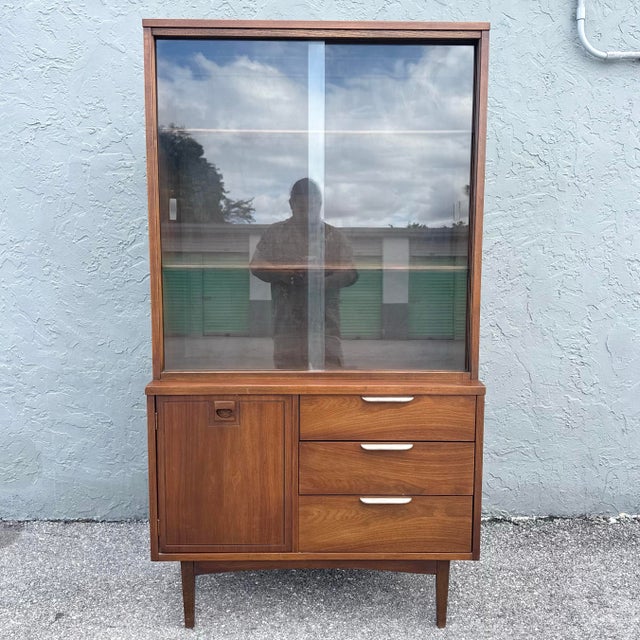 Mid-Century Modern Mid Century Modern Walnuts Laminate Top China/Display Cabinet by Stanley Furniture For Sale - Image 3 of 12
