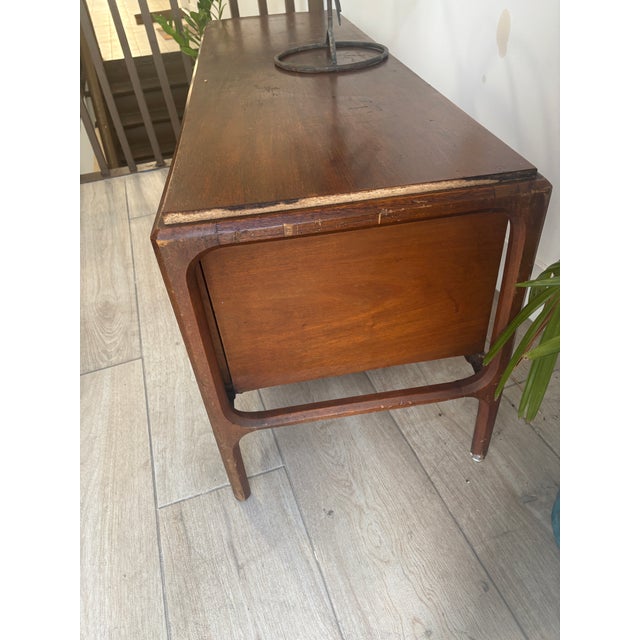 1960s Mid Century Modern Low Credenza For Sale - Image 5 of 13