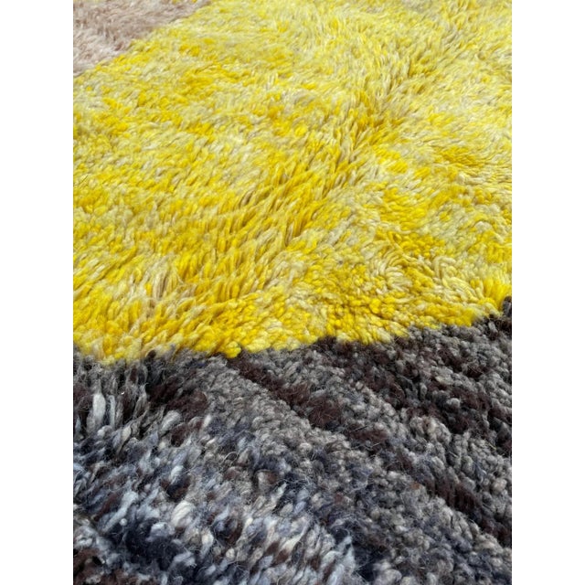 Textile Modern Moroccan Tribal Hand-Knotted Area Rug Ethnic Decor For Sale - Image 7 of 10