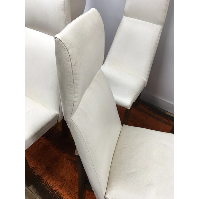 Mid-Century Modern Mid Century Modern White Vinyl Dining Chairs Set of 5 For Sale - Image 3 of 12