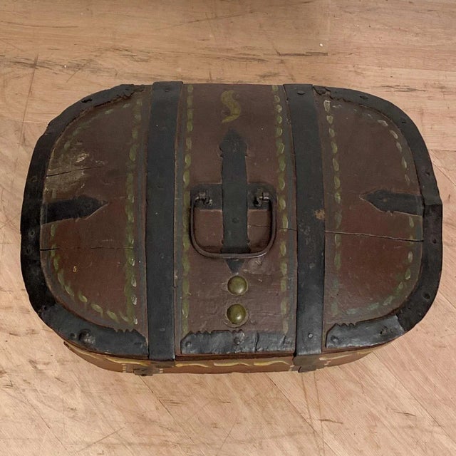 19th Century Painted Oval Box, 19th Century For Sale - Image 5 of 7