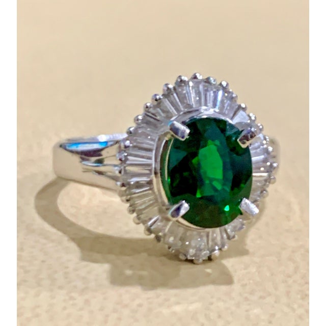 Gemstone 1.8 Carat Oval Tsavorite and 1.0 Carat Diamond Ring in Platinum Estate Size 6 For Sale - Image 7 of 18