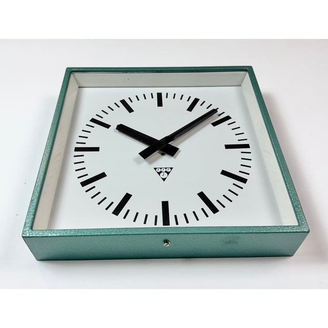 Industrial Square Green Wall Clock from Pragotron, 1980s For Sale - Image 6 of 17