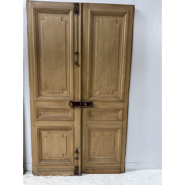 Haussmannian Double Passage Doors in Patinated Oak, 1800s, Set of 2 For Sale - Image 9 of 18