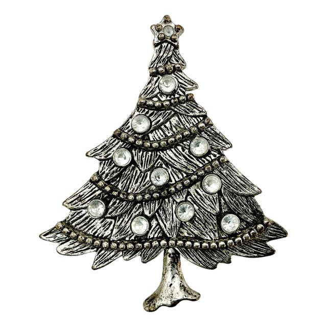 1980s Vintage Americana Boho Chic Burnished Silver Tone Bejeweled Christmas Tree Brooch. For Sale