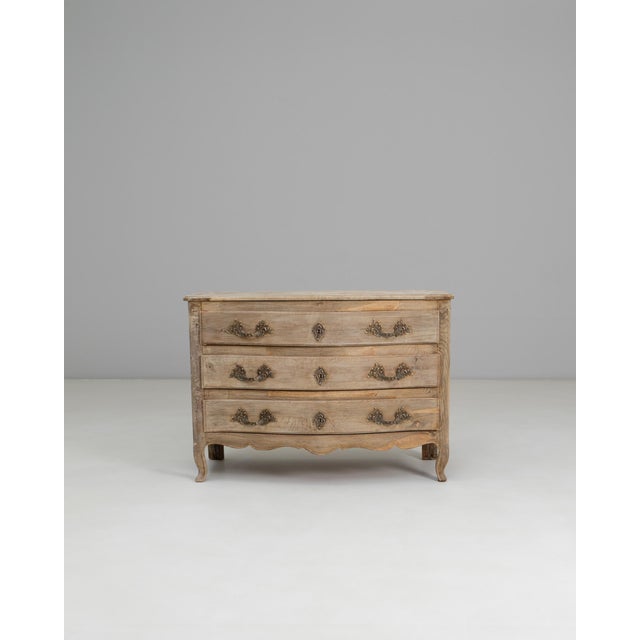 19th Century French Louis XV Style Oak Chest of Drawers For Sale - Image 16 of 18