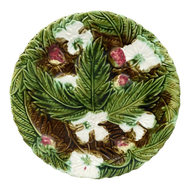 Majolica Strawberries Plate Orchies, Circa 1890 For Sale