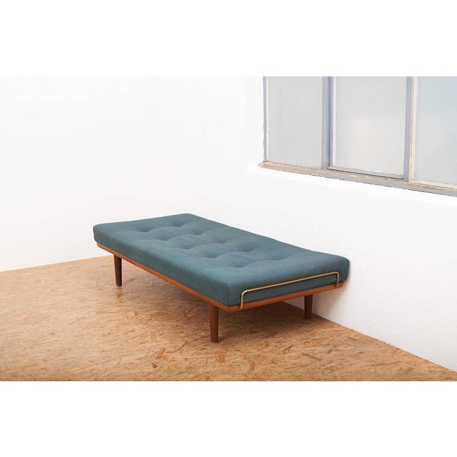 Brown Vintage Daybed with Teak Frame by Hans J. Wegner for Getama, 1956 For Sale - Image 8 of 10