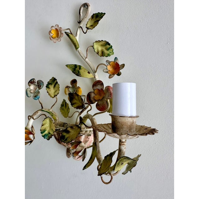 Vintage Florentine Style 2-Light Floral Tole Wall Sconces in Hand-Painted Polychrome Metal, 1960s, Set of 2 For Sale - Image 9 of 18