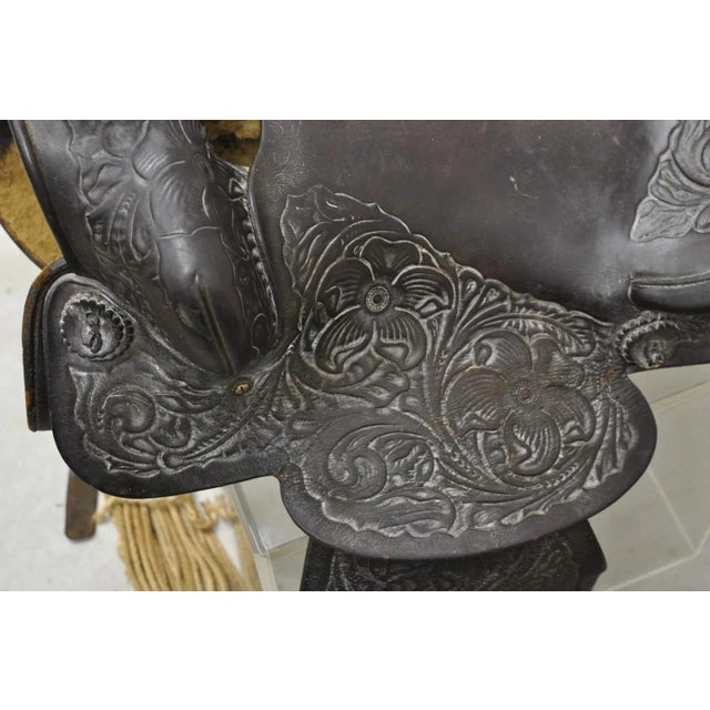 Late 20th Century Vintage Brown Tooled Leather Floral Embossed 15" Seat Horse Riding Saddle For Sale - Image 5 of 12
