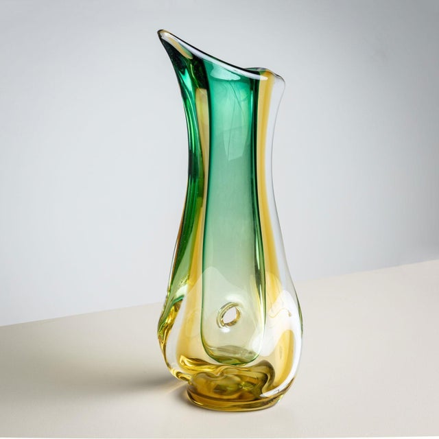 Seguso Vetri d'Arte Mid-20th Century Green Glass Vase by Seguso Vetri d’Arte, Italy For Sale - Image 4 of 8