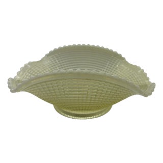 Late 19th Century Albany Model Flint Ribbed Spiral Pattern Ivory Clear Opalescent Uranium Bowl For Sale