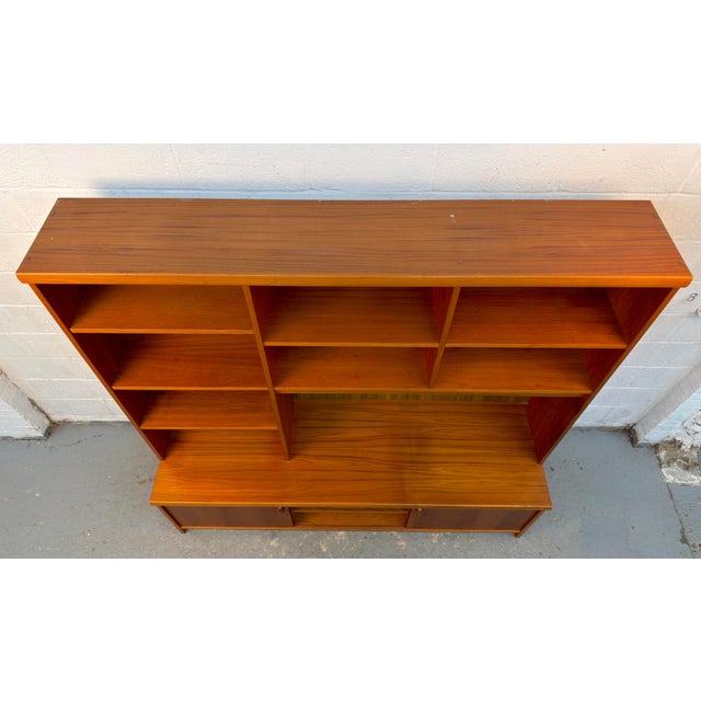 Uldum Møbelfabrik Mid-Century Danish Teak Shelving Unit by Uldum Møbelfabrik For Sale - Image 4 of 10