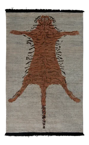 Handknotted Grey Floating Tiger Rug with Black Fringe, 4'x6'