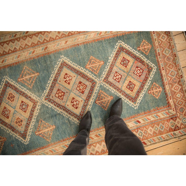 :: Single column diamond shaped center medallions in quatrefoil diamond fills bearing geometric guls, entirely enveloped...