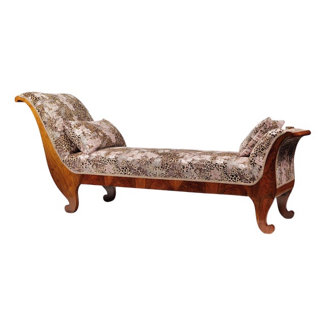 Antique Biedermeier Chaise Lounge in Walnut, 1820 For Sale