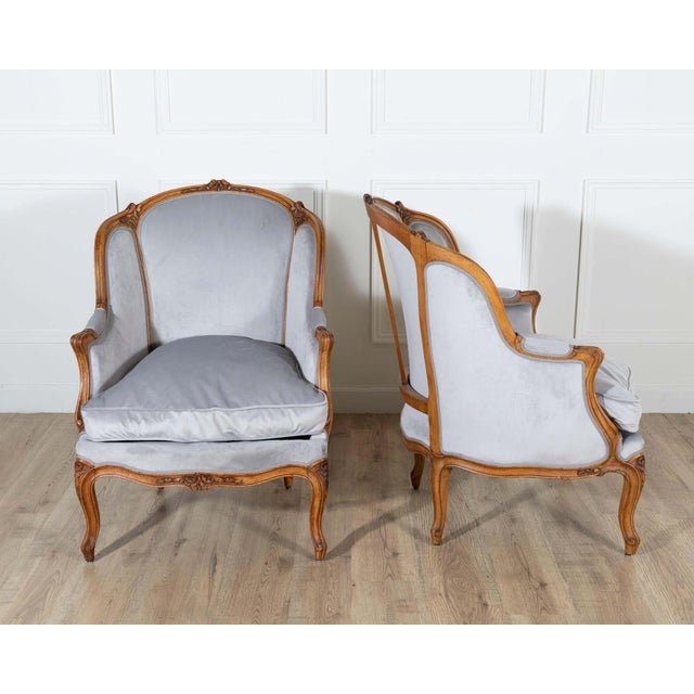 Pair of Louis XV-Style Beech Gondola Armchairs in Gray Velvet, 20th Century For Sale - Image 13 of 15