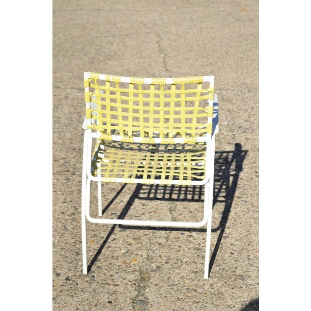 Mid 20th Century Medallion Aluminum Yellow Woven Vinyl Strap Patio Pool Lounge Chair For Sale In Philadelphia - Image 6 of 10
