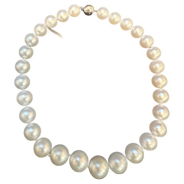13-16.5mm White South Sea Round Pearl Necklace - AAA Quality, 29 Pieces +Diamond For Sale - Image 4 of 18
