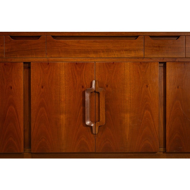 Arcigliano Walnut Sideboard by Giovanni Michelucci for Fantacci, Italy, 1970s For Sale - Image 13 of 14