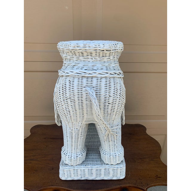 A Palm Beach Icon | White Wicker Elephant Drinks Table, 1970s For Sale - Image 12 of 12