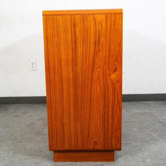 1960s Mid Century Danish Modern Bookshelf Cabinet Teak Shelves Glass Doors Display MCM For Sale - Image 5 of 11