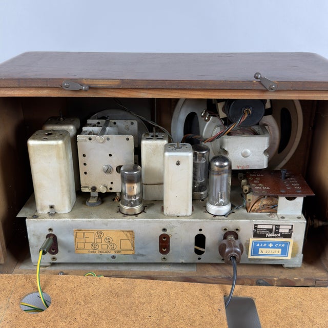 Vintage Swiss Type 2201 Valve Radio in Wood from Paillard For Sale - Image 10 of 17