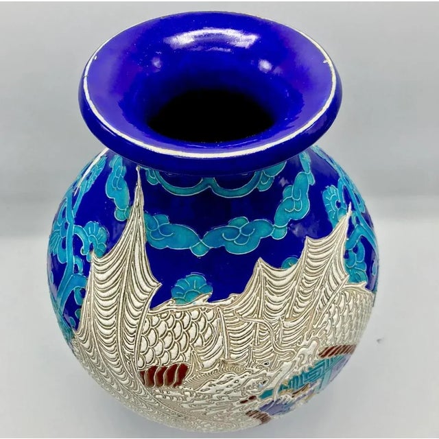 Chinoiserie Mid 20th Century Dragon Fahua Ware Vessel For Sale - Image 3 of 6