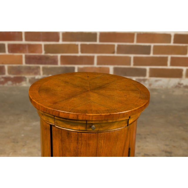 Italian 19th Century Walnut Drum Table with Single Door and Bookmatched Top For Sale - Image 10 of 11