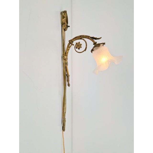Art Noveau Brass Wall Sconce Light with Flowers and Ribbons, France, 1930s For Sale - Image 12 of 18