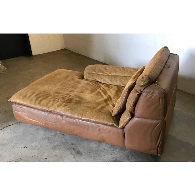 Italian Suede Leather Daybed Signed by Rossi Di Albizzate For Sale - Image 3 of 9