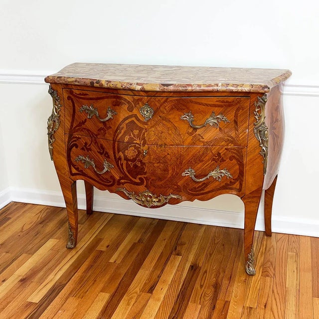 French Late 19th Century French Louis XV Marble Top Commode For Sale - Image 3 of 10