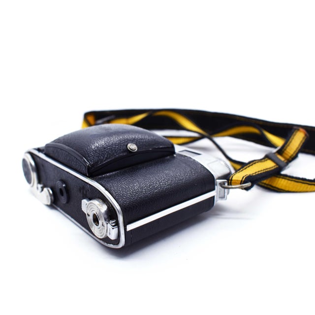 Vintage German Kodak Retina IIIc Folding Rangefinder Camera With Schneider-Kreuznach Retina Lens For Sale - Image 10 of 13