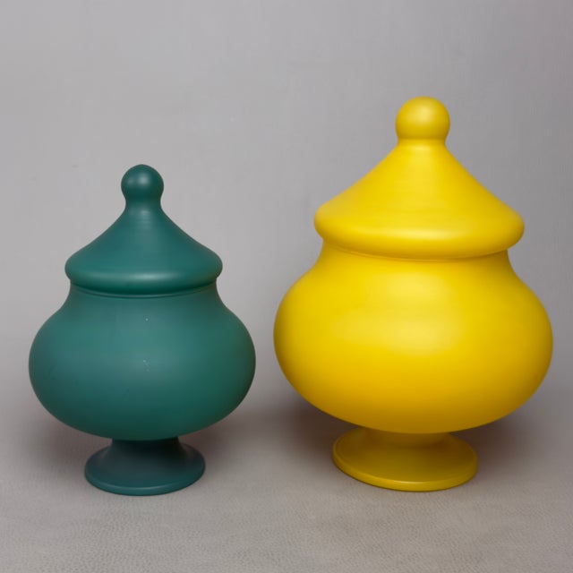 An unmissable opportunity for lovers of modern antiques and late-20th-century interior design. This superb and rare pair...