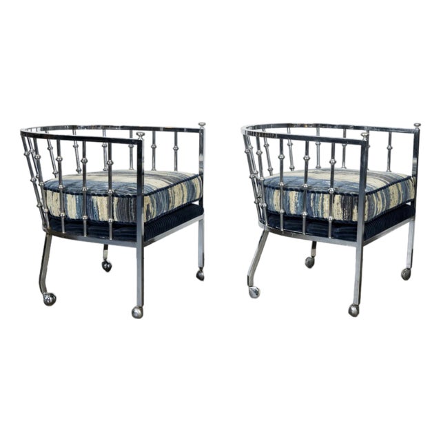 Late 20th Century Pair of Chrome Barrel Lounge Chairs For Sale