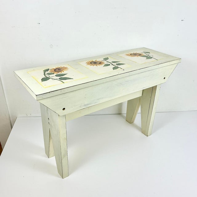 1970s Vintage Arts & Crafts Farmhouse Sunflower Folk Art Painted Pine Bench. For Sale - Image 16 of 18