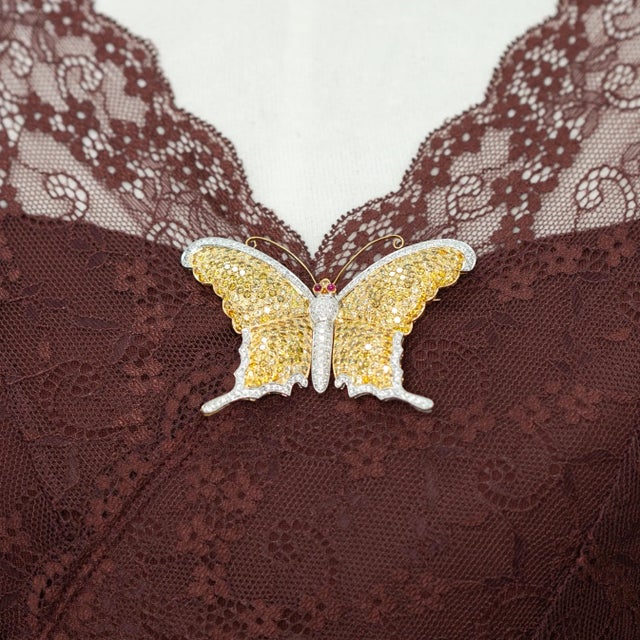 Modern 18k Yg and Wg Fancy Yellow & White Diamond Butterfly Brooch For Sale - Image 3 of 12