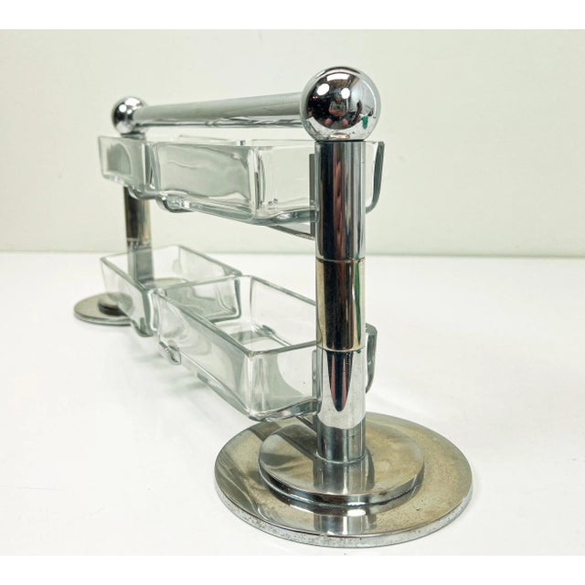 Rare model French Art Deco style barware serving set for hors d'oeuvres, cocktail snacks or appetizers. Featuring a...