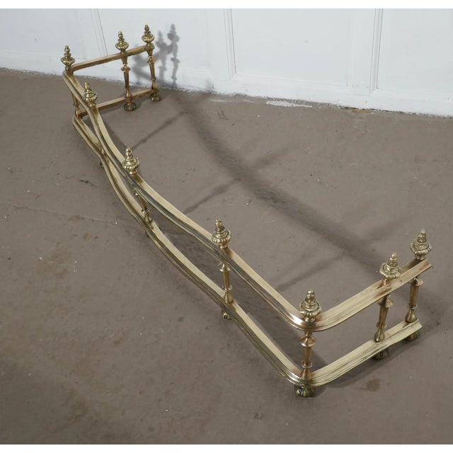 Late 19th Century Large 19th Century Brass Fender, 1870s For Sale - Image 5 of 7