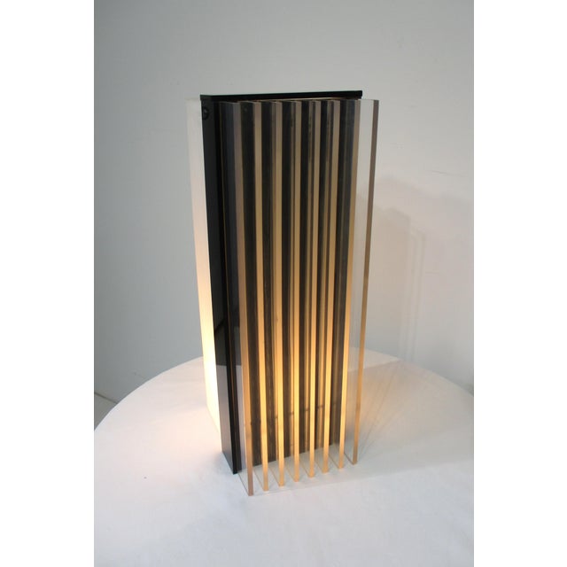 Mid-Century Modern Mid 20th Century Lucite Fin Bladed Table Lamp in the Style of Joe Columbo For Sale - Image 3 of 13