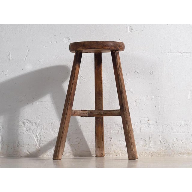 Antique handmade stool (c.1900) Dimensions: Diameter: 25 cm Height: 53 cm Style: Primitive Materials and techniques: Elm...