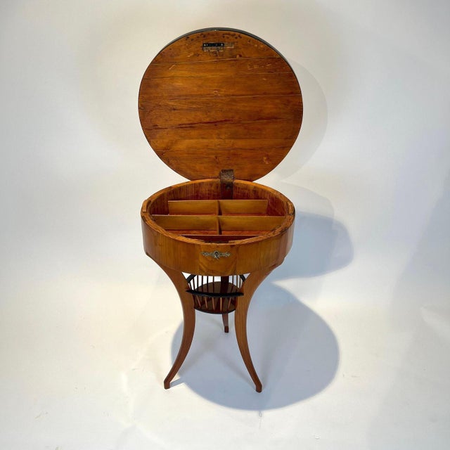 Biedermeier Sewing Table in Cherry Wood, South Germany, 1820 For Sale - Image 6 of 18