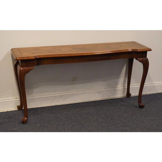 Traditional Ethan Allen Collectors Classics Traditional Style 56" Solid Pecan Accent Sofa Table W. Olive Ash Burl Veneer Top 13-9607 For Sale - Image 3 of 10