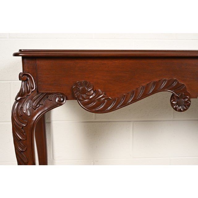 Baker Furniture Georgian Carved Mahogany Console or Sofa Table, Newly Refinished For Sale In South Bend - Image 6 of 15
