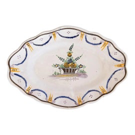 Example of Moustier Serveware
