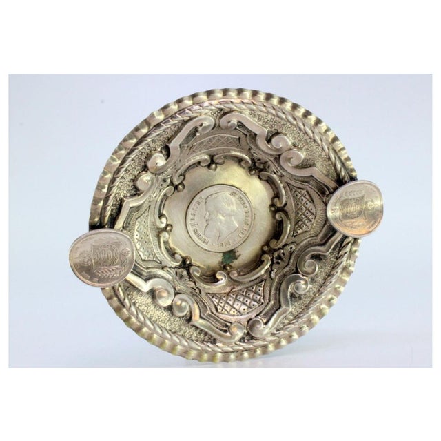 Embossed Silver Ashtray with Wavy Frieze and Central Thousand Reis Coin, in Good conditions. Designed 1920 to 1949