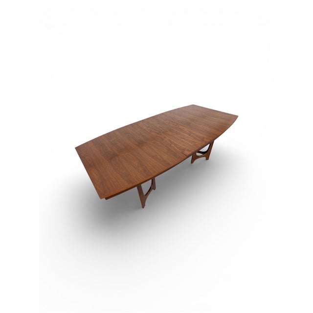 1960s Mid-Century Modern Young Manufacturing Walnut Dining Table For Sale - Image 5 of 10